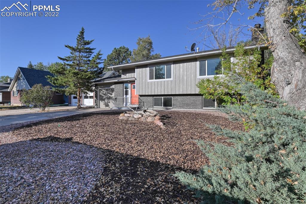 288 Dexter St., Colorado Springs, CO 80911