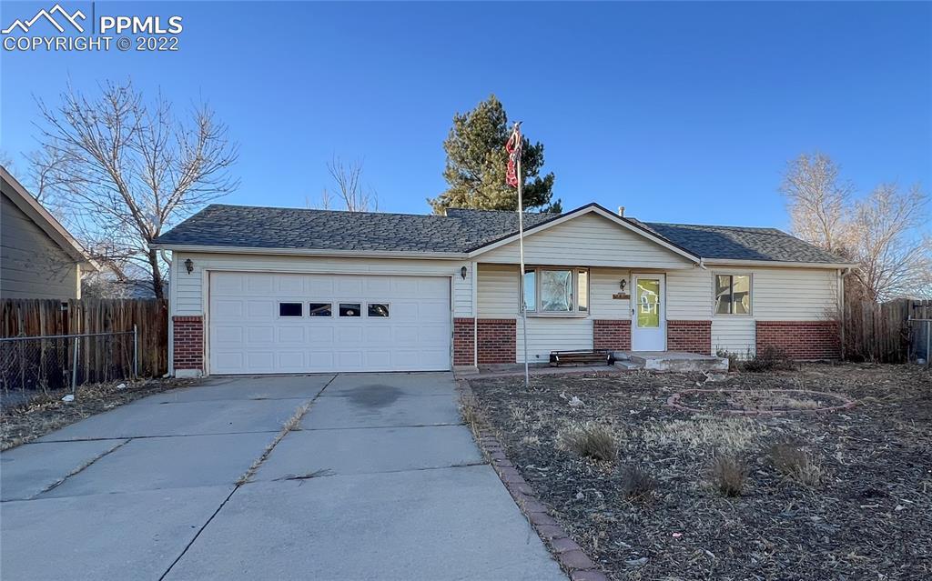 2020 Grosbear Ln., Colorado Springs, CO 80916