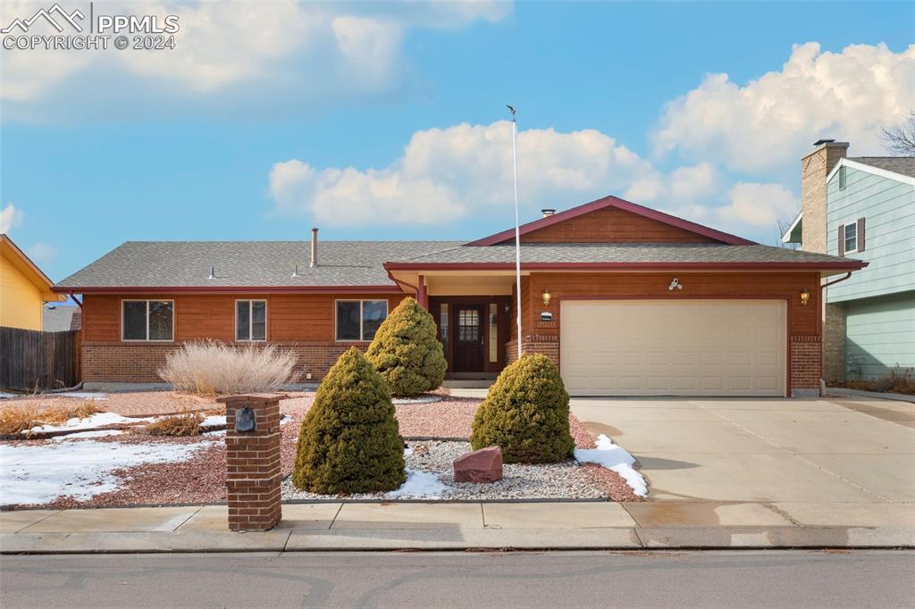 2070 Crystal River Dr., Colorado Springs, CO 80915