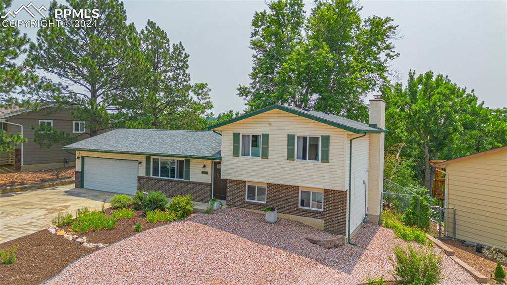 4625 Debonair Cir., Colorado Springs, CO 80917