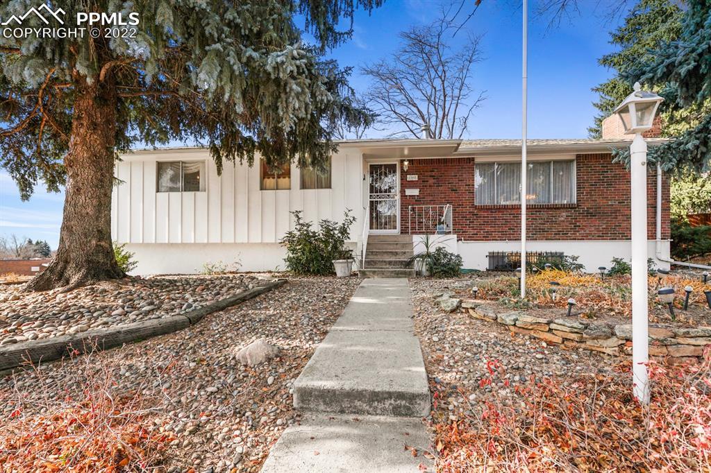 2302 Kent Ln., Colorado Springs, CO 80909