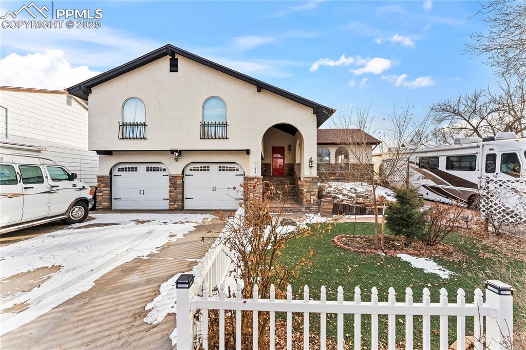 1527 Robidoux Cir., Colorado Springs, CO 80915