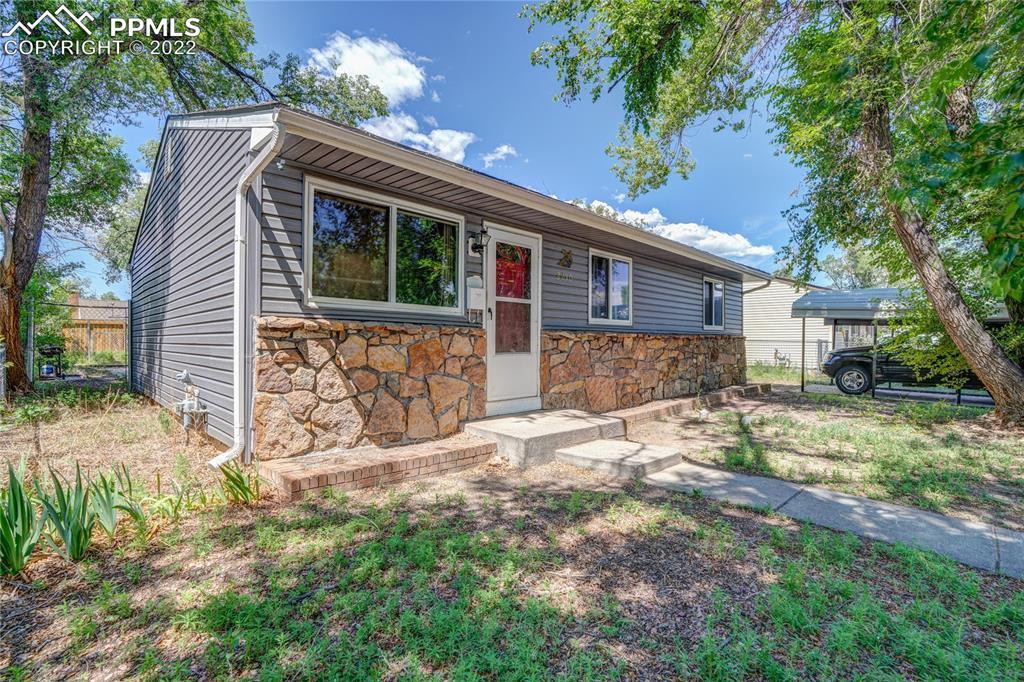 2210 Ivanhoe Dr., Colorado Springs, CO 80911
