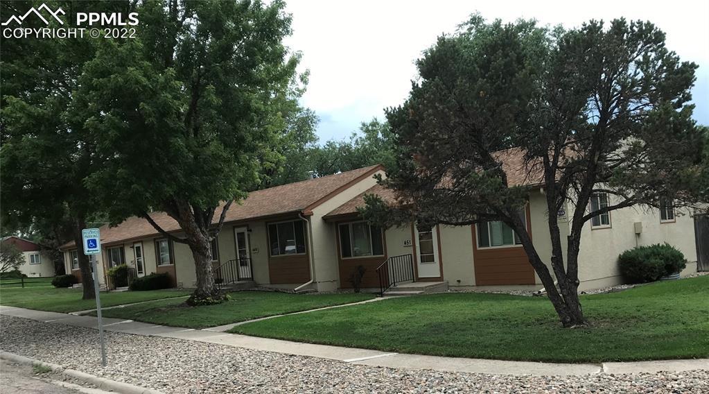 445 Glen View Ct., Colorado Springs, CO 80904