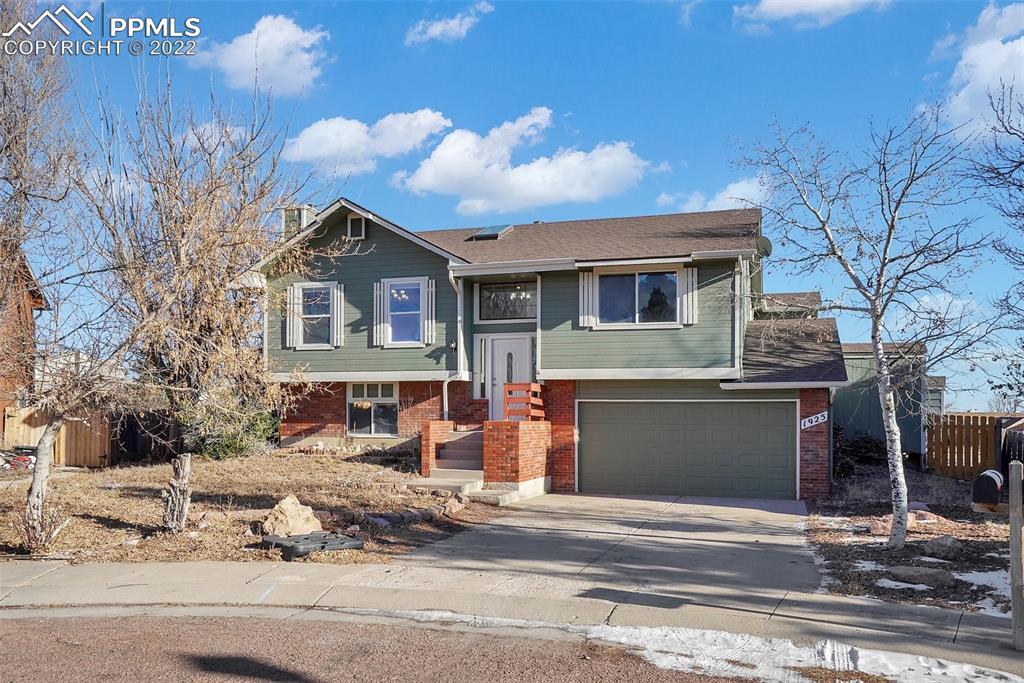 1925 Ambleside Dr., Colorado Springs, CO 80915