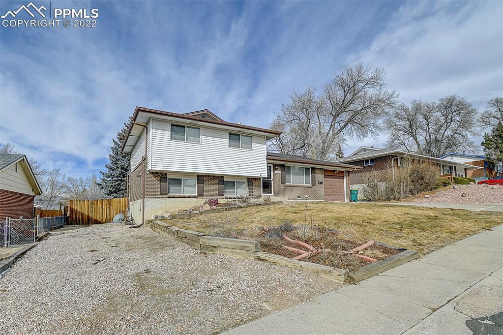 1124 Yosemite Dr., Colorado Springs, CO 80910