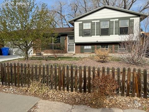 2125 Roundtop Dr., Colorado Springs, CO 80918
