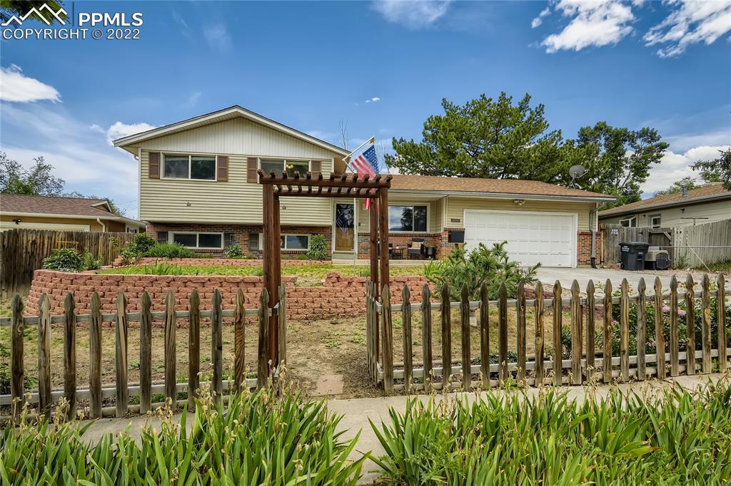 1107 Royale Dr., Colorado Springs, CO 80910