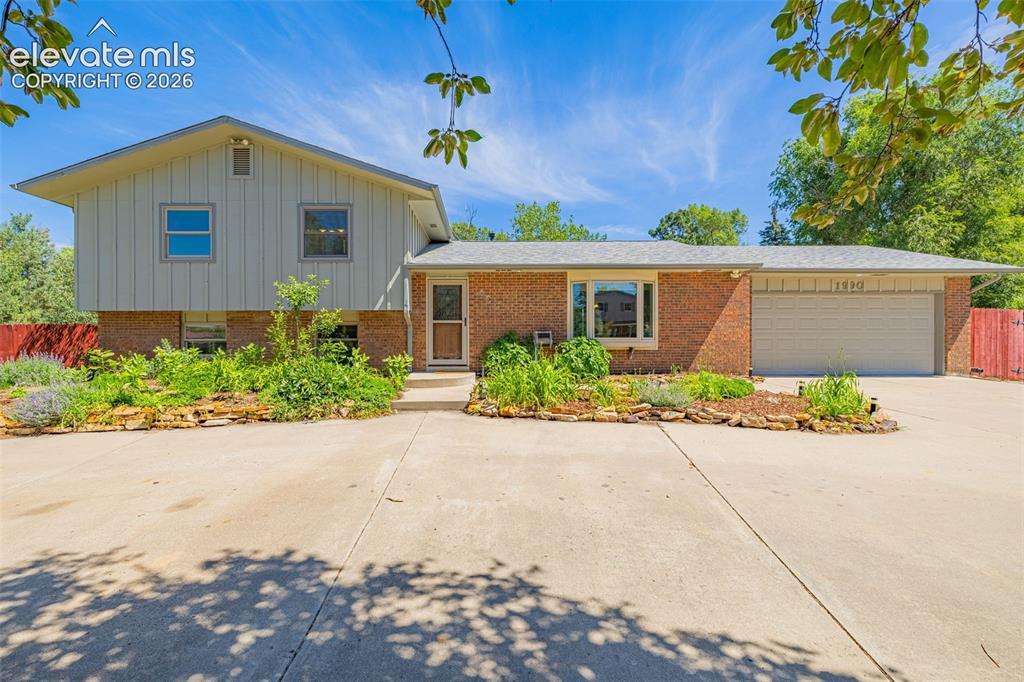 1990 Brookwood Dr., Colorado Springs, CO 80918