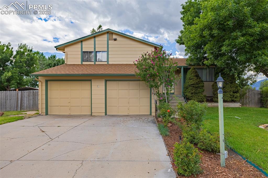 4030 Cooke Dr., Colorado Springs, CO 80911