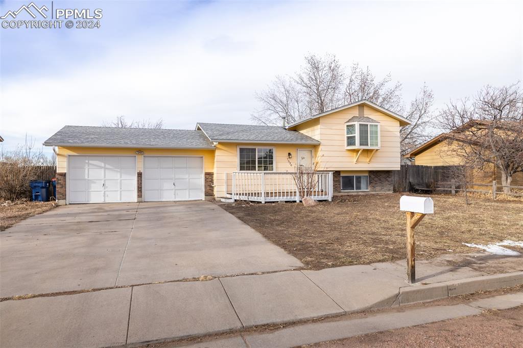 7530 Dove Creek Cir., Colorado Springs, CO 80911