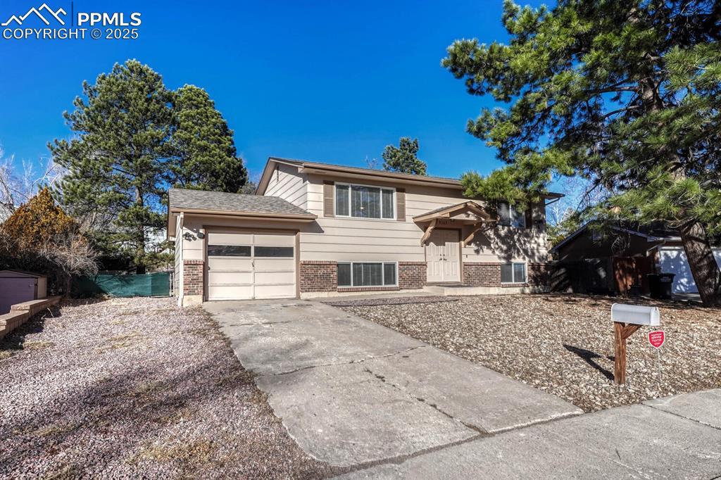 5165 Crestwood Dr., Colorado Springs, CO 80918