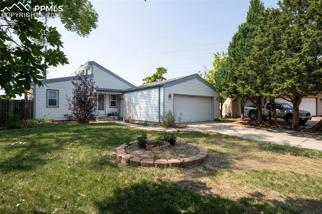 14 Crested Hill Ct., Pueblo, CO 81008