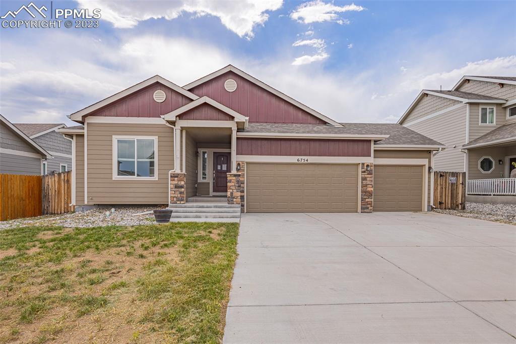 6754 Phantom Way, Colorado Springs, CO 80925