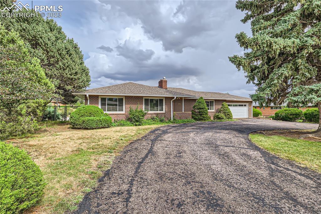 11 Crescent Ln., Colorado Springs, CO 80904