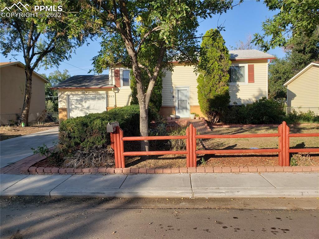 1515 Maxwell St., Colorado Springs, CO 80906