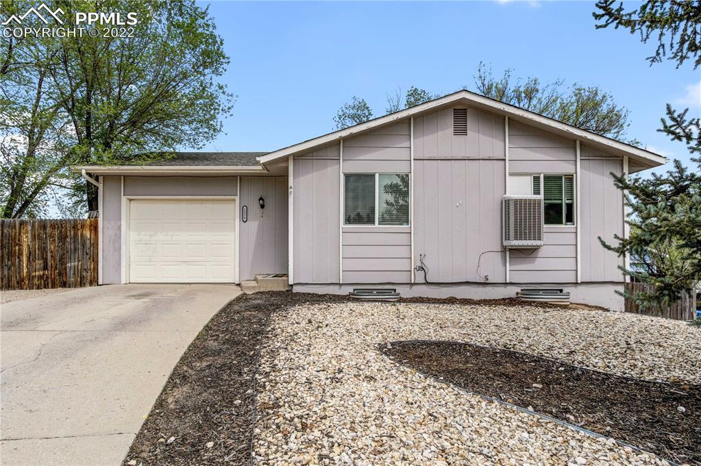 1575 Nowata Pl., Colorado Springs, CO 80915