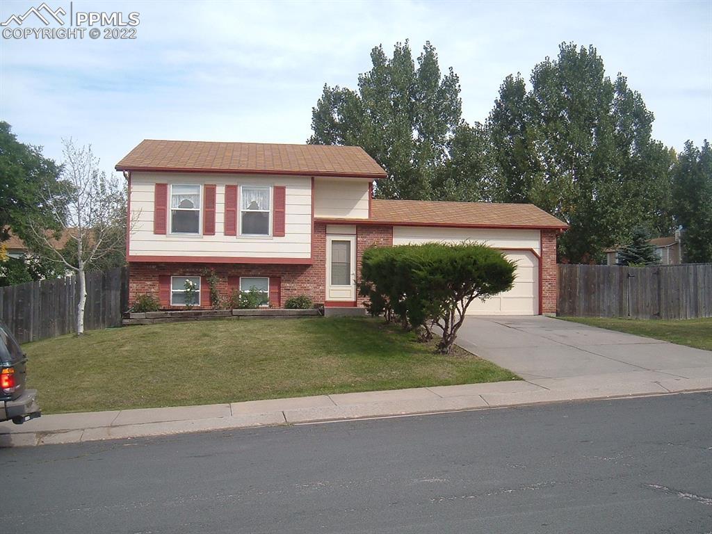 6601 Bugle Dr., Colorado Springs, CO 80918