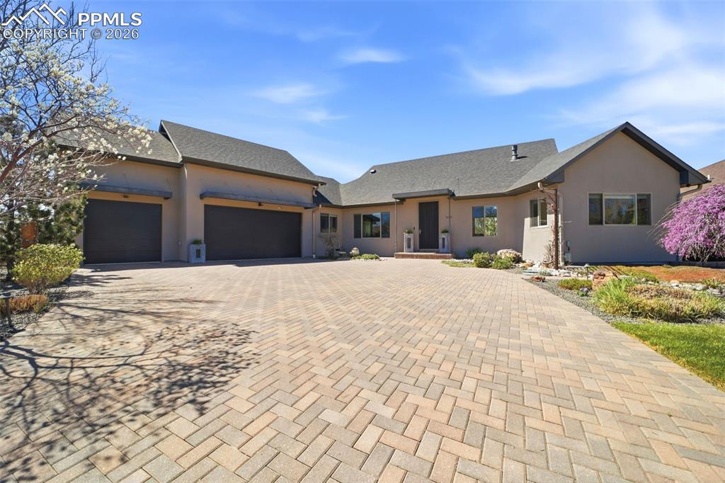 1529 Lynn Meadows Dr., Pueblo, CO 81005