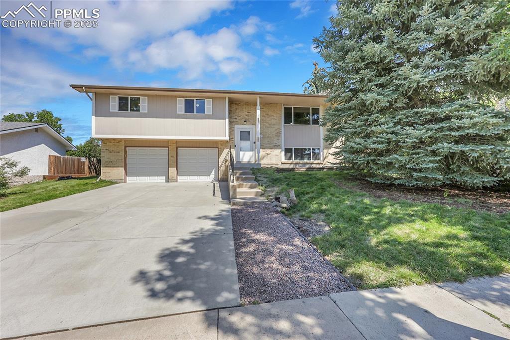 5340 Bunk House Ln., Colorado Springs, CO 80917