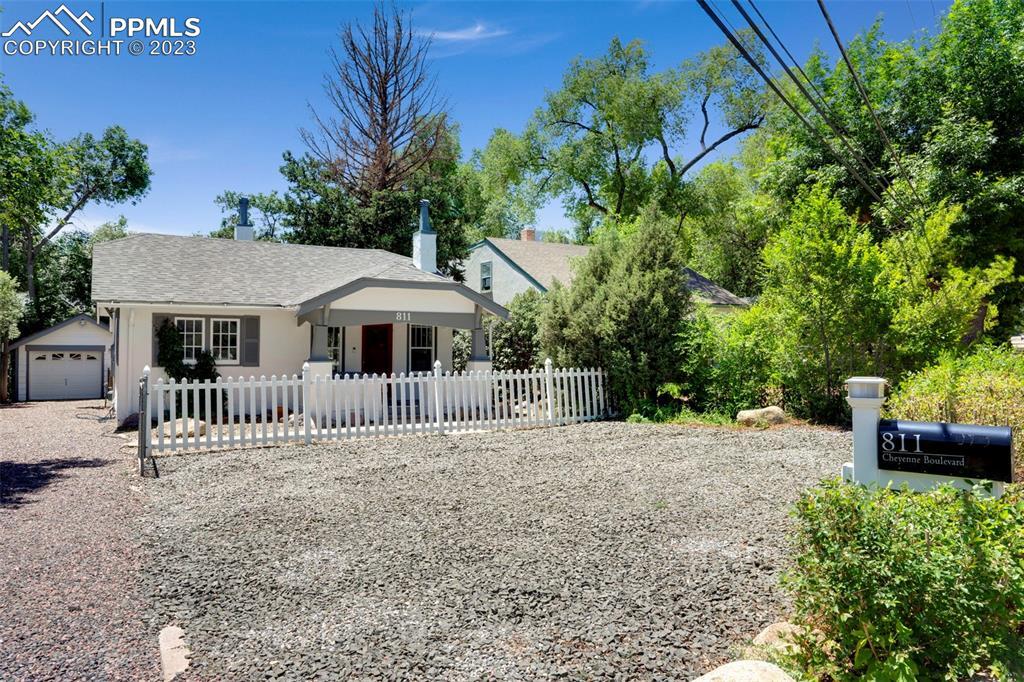 811 Cheyenne Blvd., Colorado Springs, CO 80905