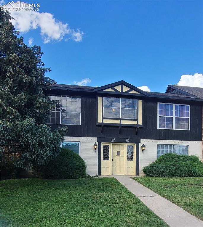 2902 Airport Rd. #204, Colorado Springs, CO 80910