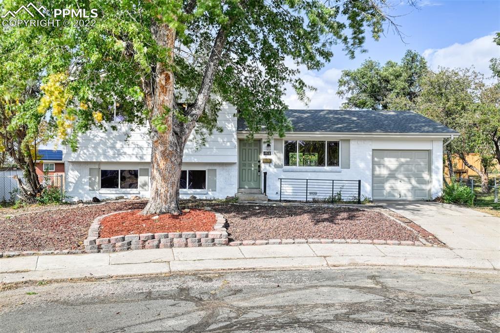 1819 Montezuma Dr., Colorado Springs, CO 80910