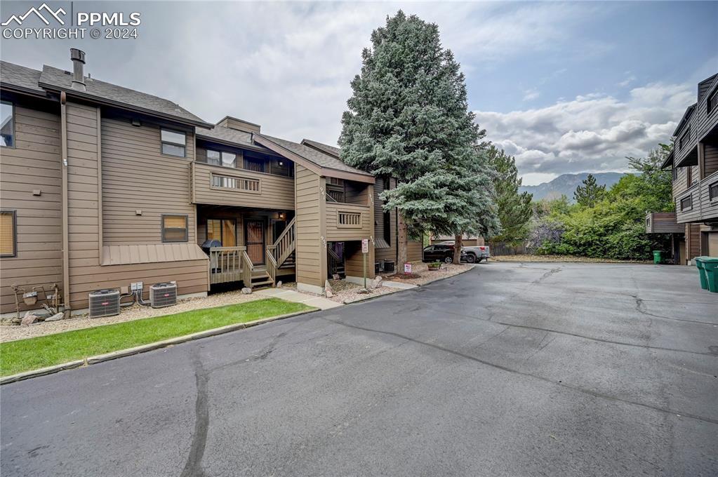 929 Moorings Dr., Colorado Springs, CO 80906