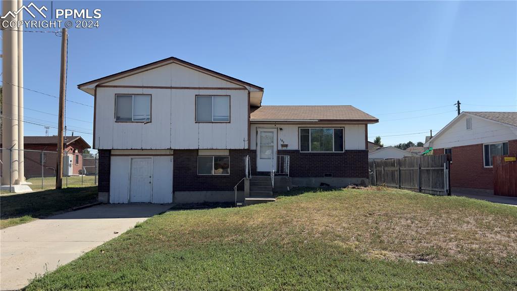 102 W 26th St., La Junta, CO 81050