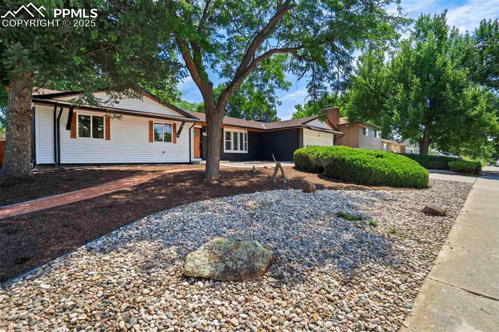 2215 Northglen Dr., Colorado Springs, CO 80909