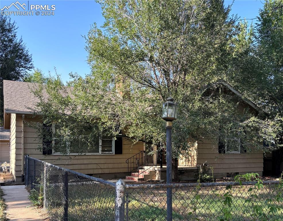 306 W Cheyenne Rd., Colorado Springs, CO 80906