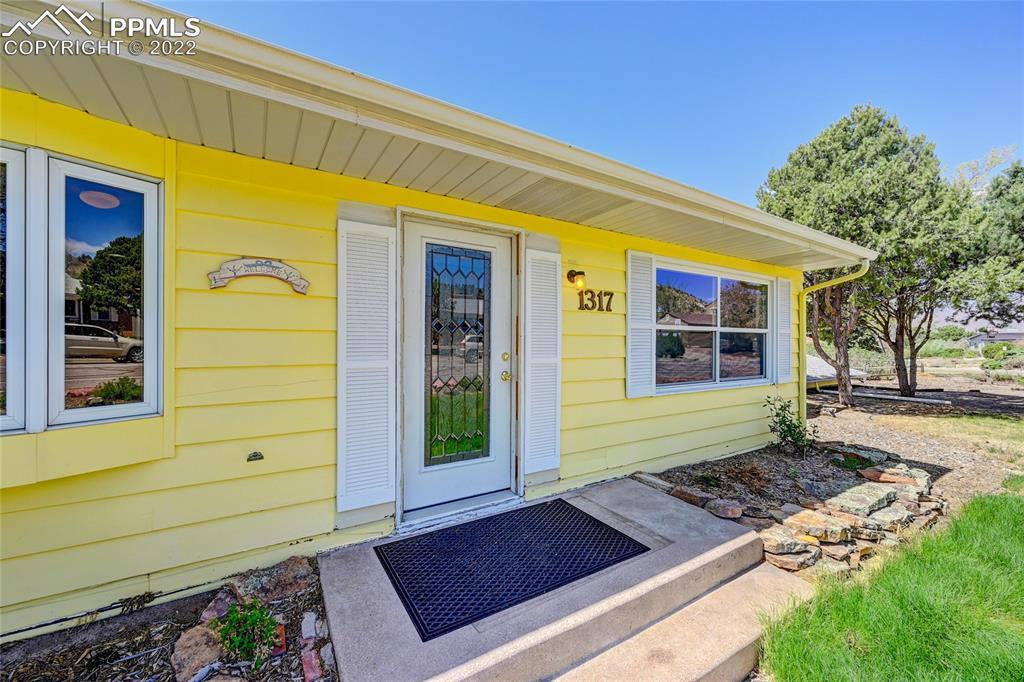 1317 Mount View Ln., Colorado Springs, CO 80907