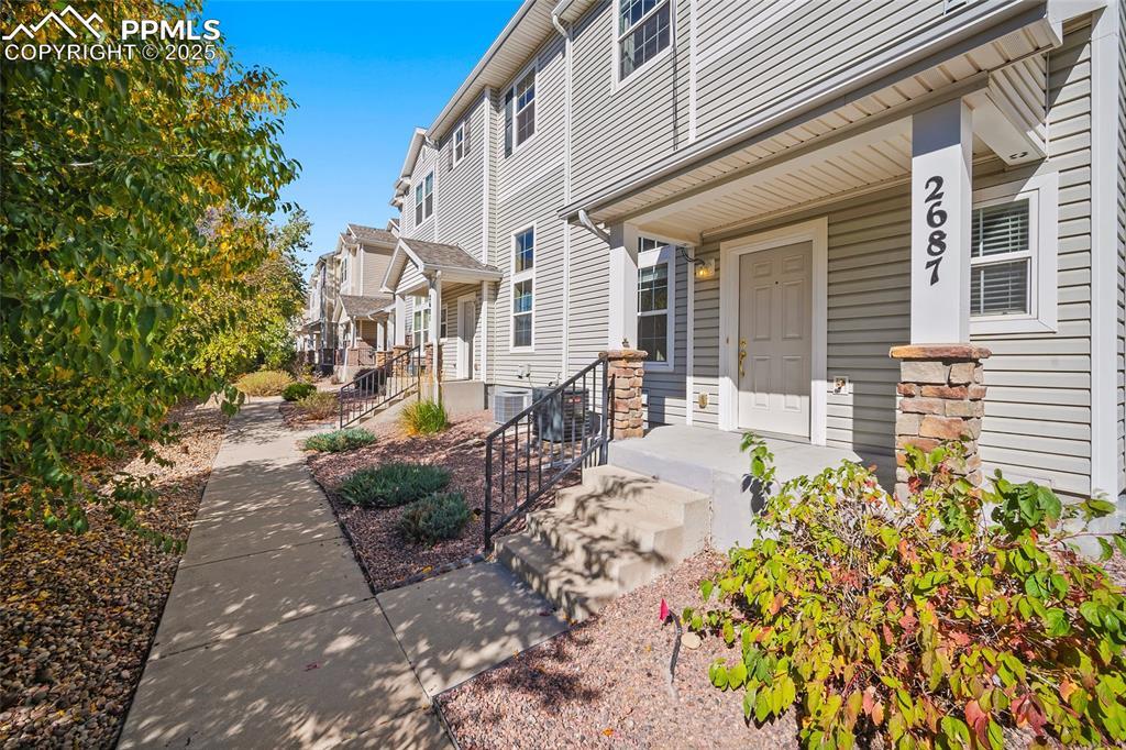 2687 Stonecrop Ridge Grove, Colorado Springs, CO 80910