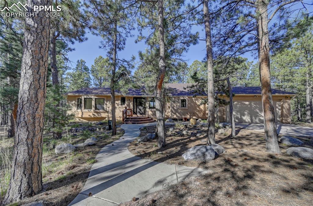 2455 Mountain Pine Ln., Colorado Springs, CO 80921