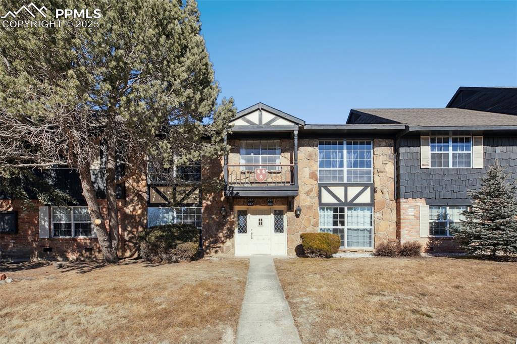2902 Airport Rd. #207, Colorado Springs, CO 80910
