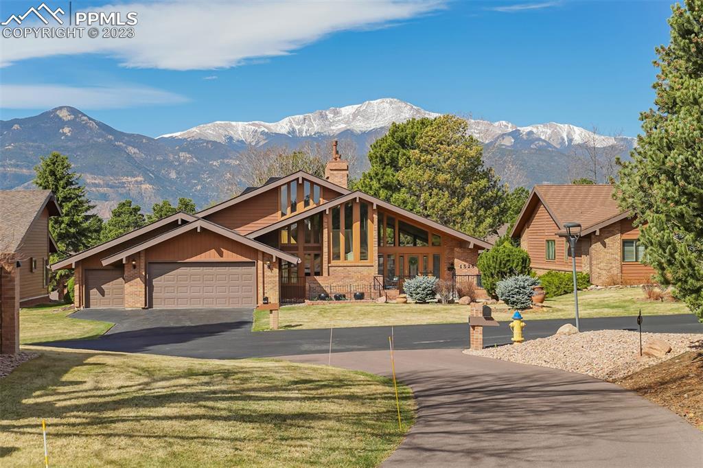 1528 Smoochers Cir., Colorado Springs, CO 80904