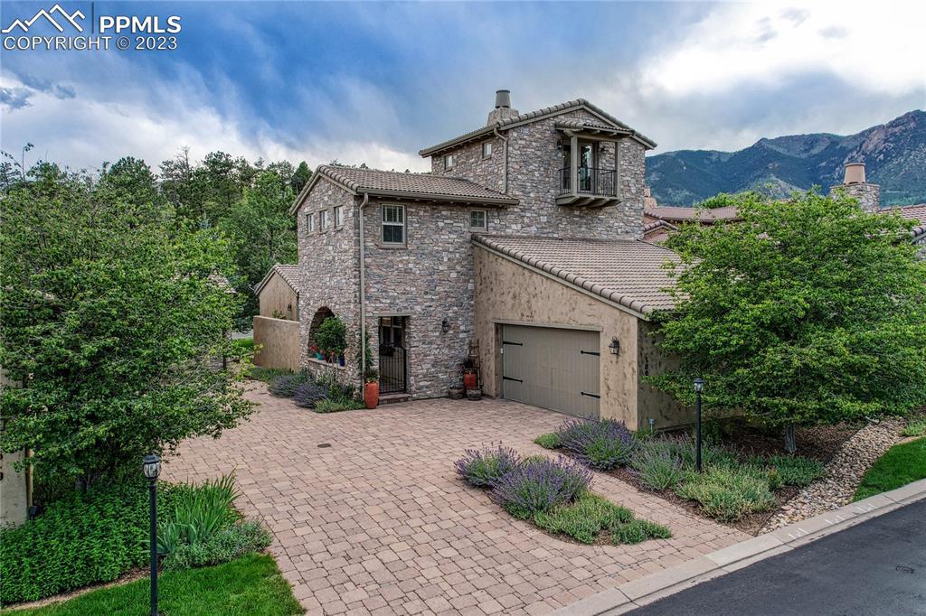 1861 La Bellezza Grove, Colorado Springs, CO 80919
