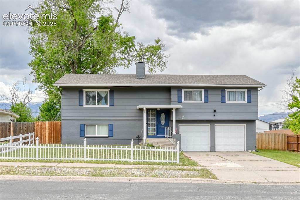 934 Potter Dr., Colorado Springs, CO 80909