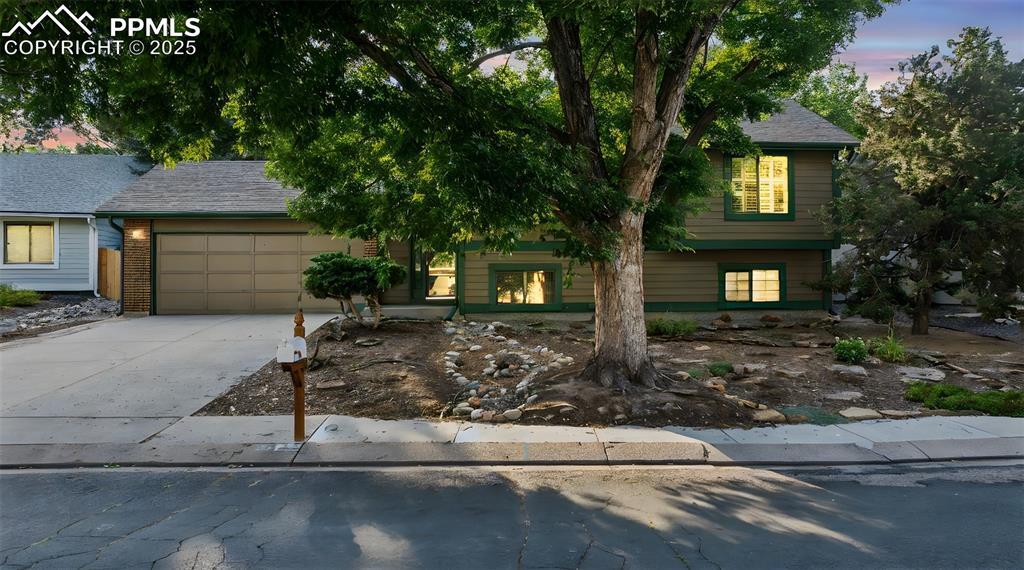 6835 Woodgate Ct., Colorado Springs, CO 80918