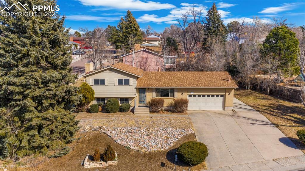 3325 Raindrop Dr., Colorado Springs, CO 80917
