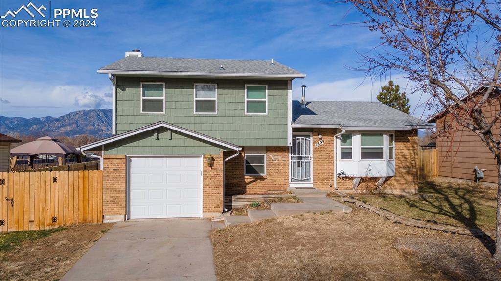 4825 Hunters Run, Colorado Springs, CO 80911