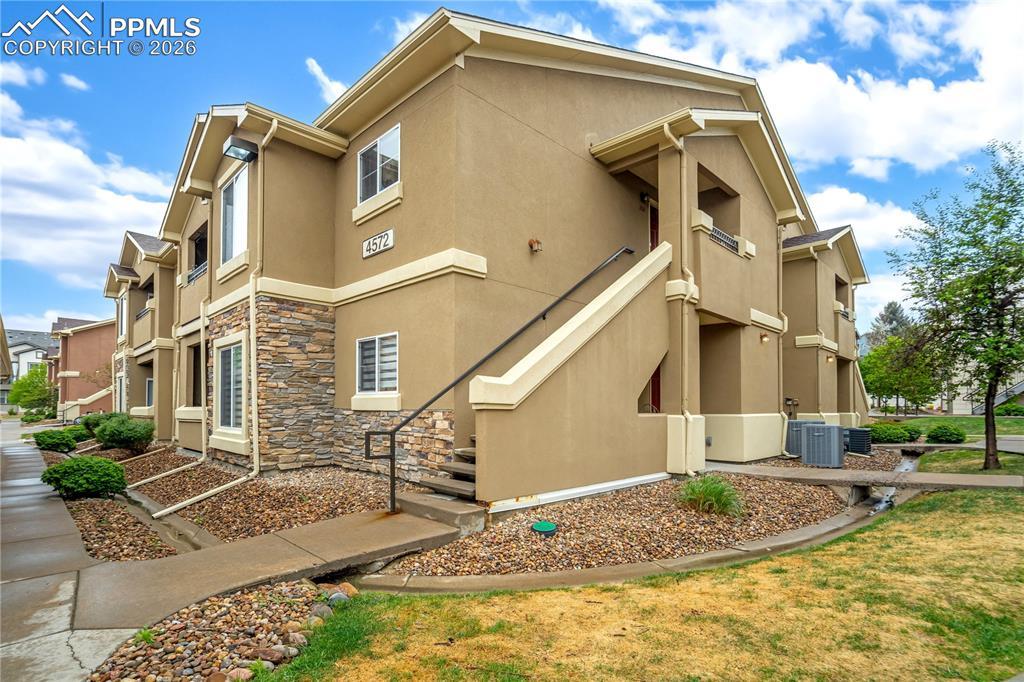 4572 Copeland Loop #102, Highlands Ranch, CO 80126