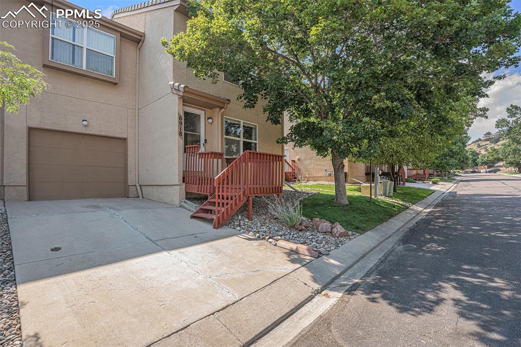 6918 Yellowpine Dr., Colorado Springs, CO 80919