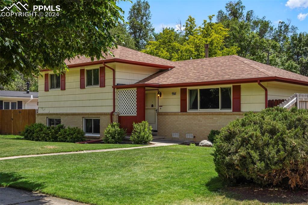 914 Westmoor Dr., Colorado Springs, CO 80904