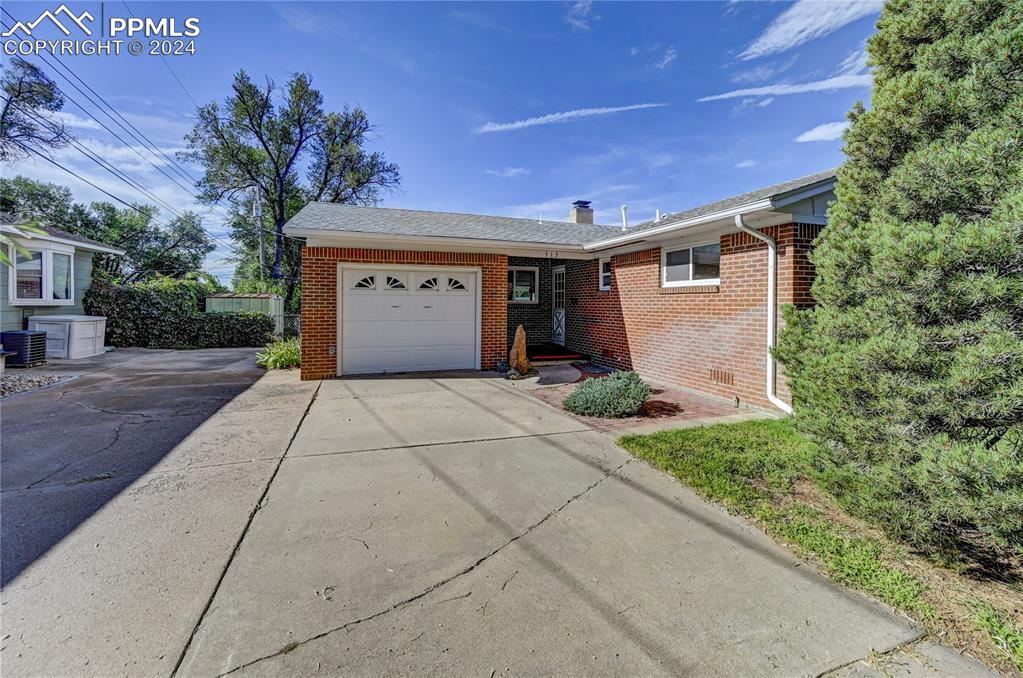 513 Violet Dr., Colorado Springs, CO 80911