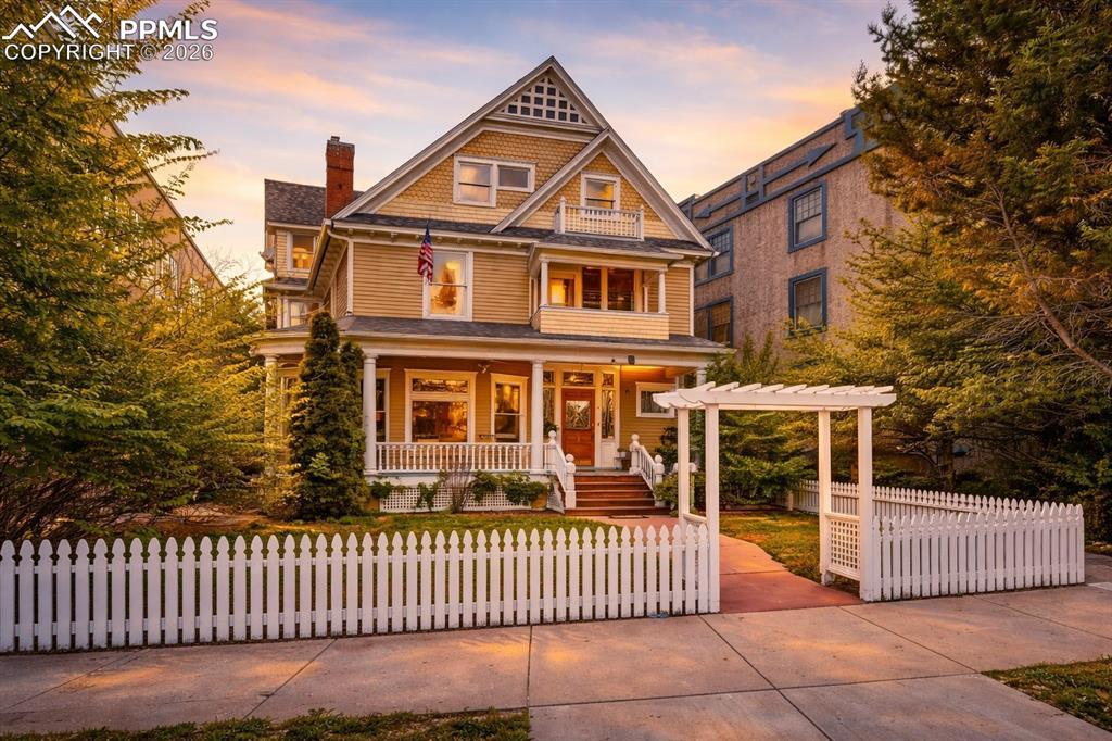 6 Boulder Crescent St., Colorado Springs, CO 80903