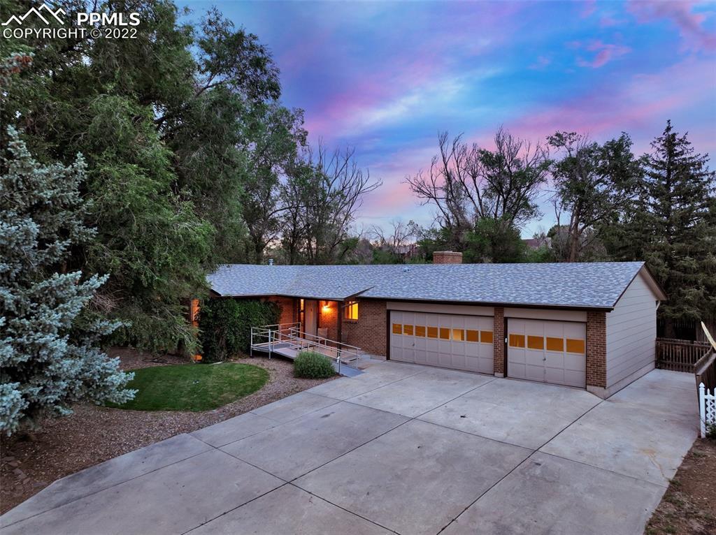 2075 Pima Dr., Colorado Springs, CO 80915