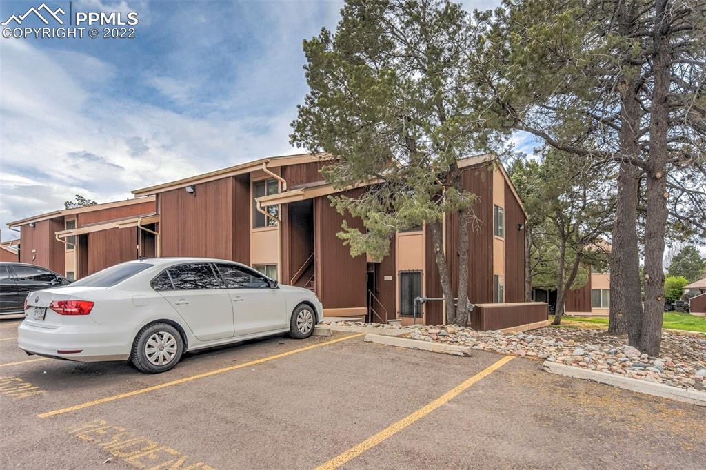 4501 N Carefree Cir. #B, Colorado Springs, CO 80917
