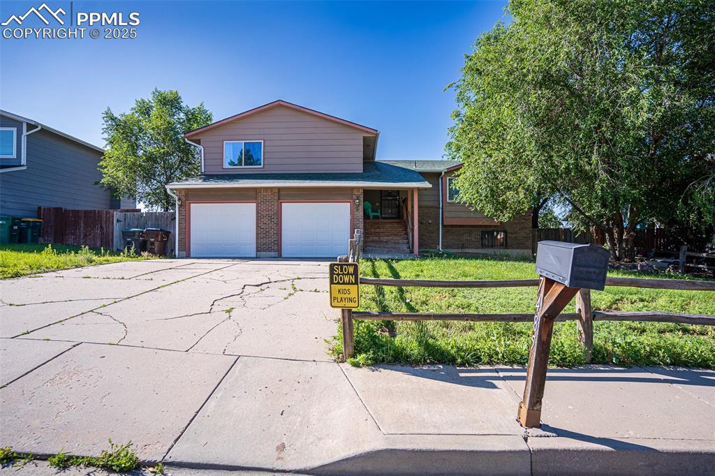 7485 Woody Creek Dr., Colorado Springs, CO 80911