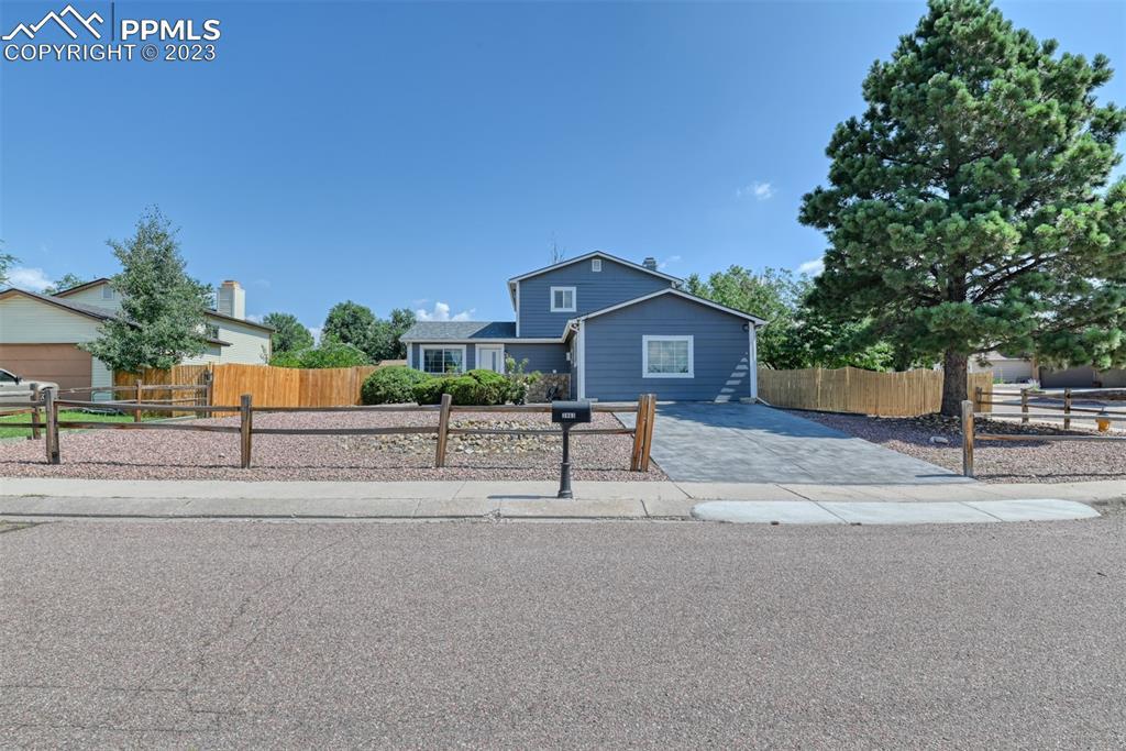 3863 Glenmeadow Dr., Colorado Springs, CO 80906
